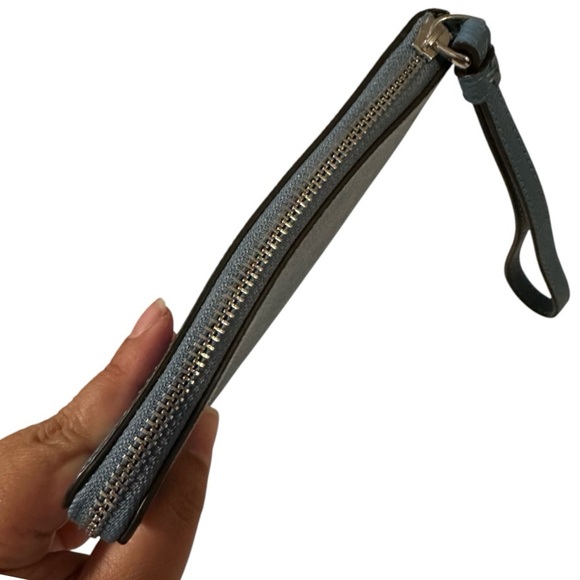 NWOT Coach Blue Wristlet - Picture 5 of 7